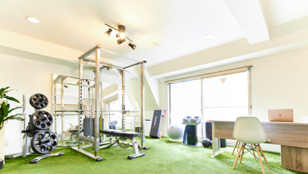 西宮の安いパーソナルジム【ラット】